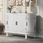 Buffet en bois avec portes à motif antique