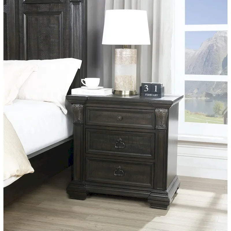 Lit, commode, miroir et deux tables de nuit en panneau de bois Farson, finition noyer foncé vieilli