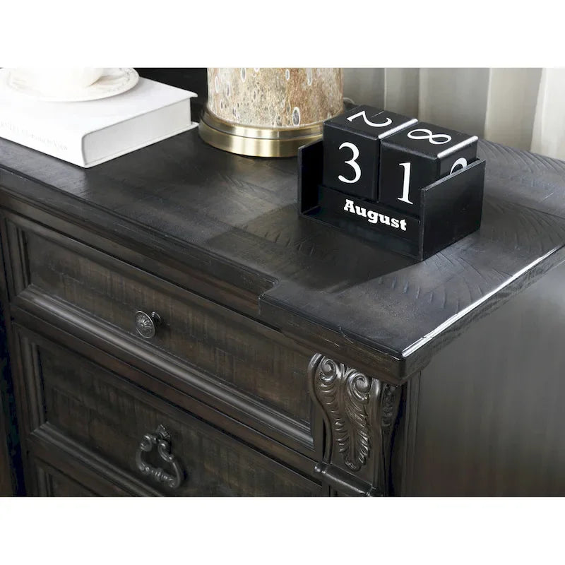 Lit, commode, miroir et deux tables de nuit en panneau de bois Farson, finition noyer foncé vieilli