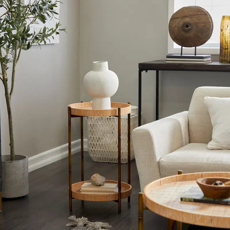 Table d'appoint à 2 étagères en rotin avec pieds en métal inspirés du bambou - Marron - Roche River Decor - 18L x 18P x 26H