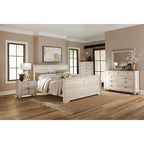 Chambre à coucher Imerland au fini blanc délavé contemporain avec lit traîneau, commode, miroir, table de chevet, chiffonnier