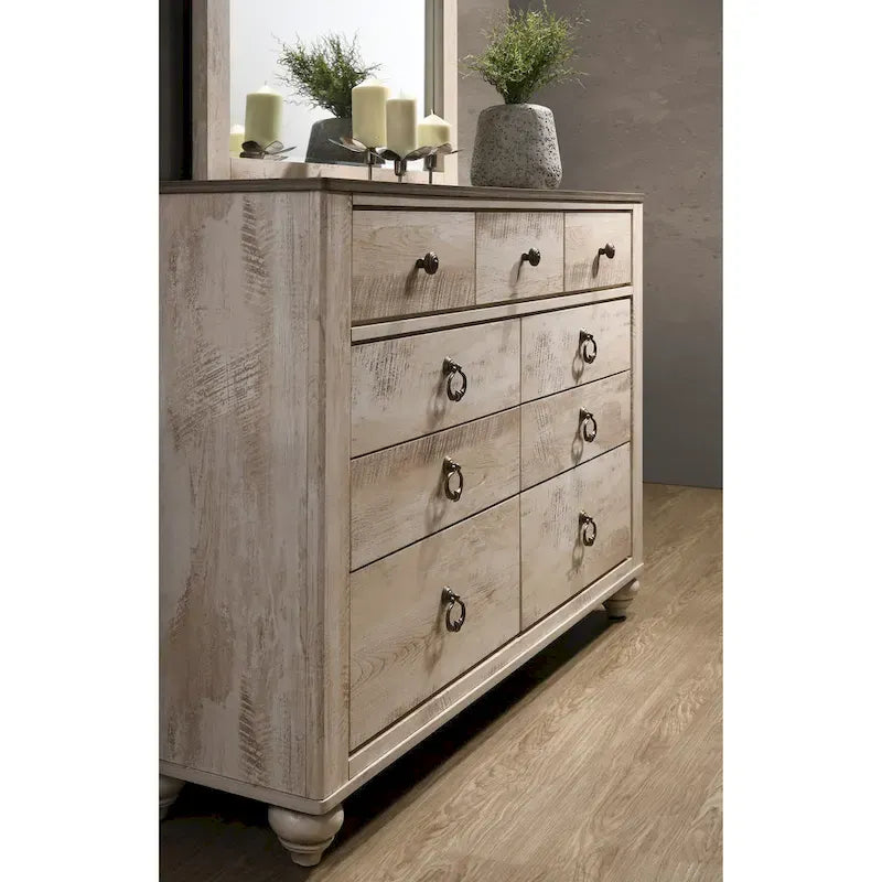 Chambre à coucher Imerland au fini blanc délavé contemporain avec lit traîneau, commode, miroir, table de chevet, chiffonnier