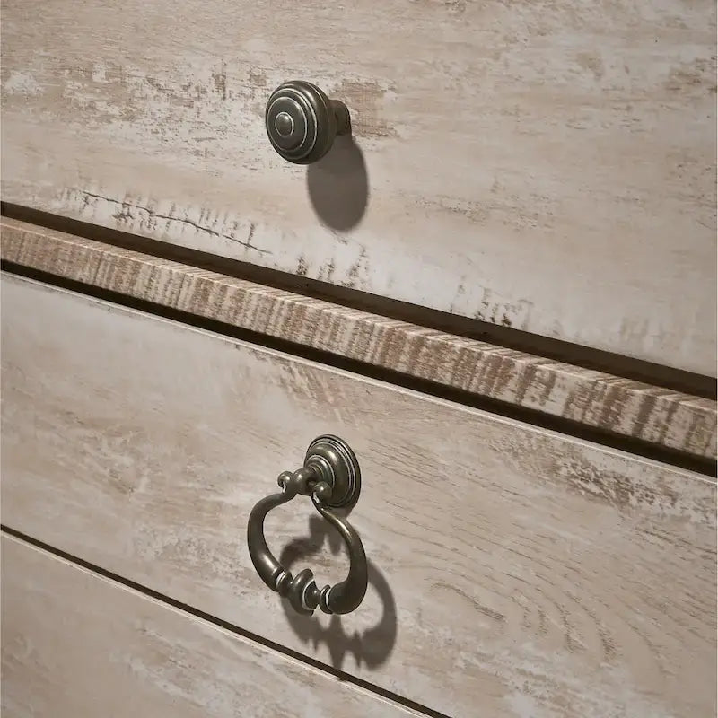 Chambre à coucher Imerland au fini blanc délavé contemporain avec lit traîneau, commode, miroir, table de chevet, chiffonnier