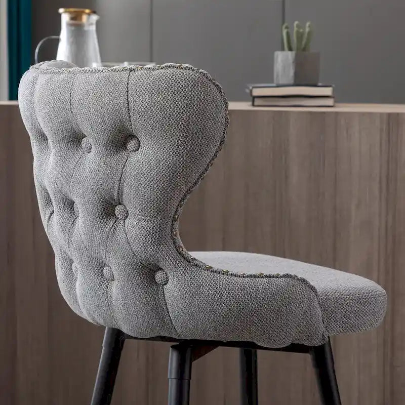 Chaises de bar modernes en tissu Leathaire hauteur comptoir, pivotantes, avec dossier capitonné et garniture cloutée dorée, lot de 2