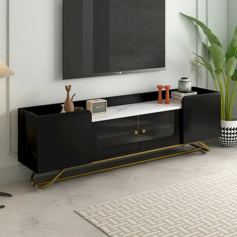 Meuble TV avec verre cannelé, meuble TV pour téléviseurs jusqu'à 70 pouces, console TV avec plateau en faux marbre et base en métal doré